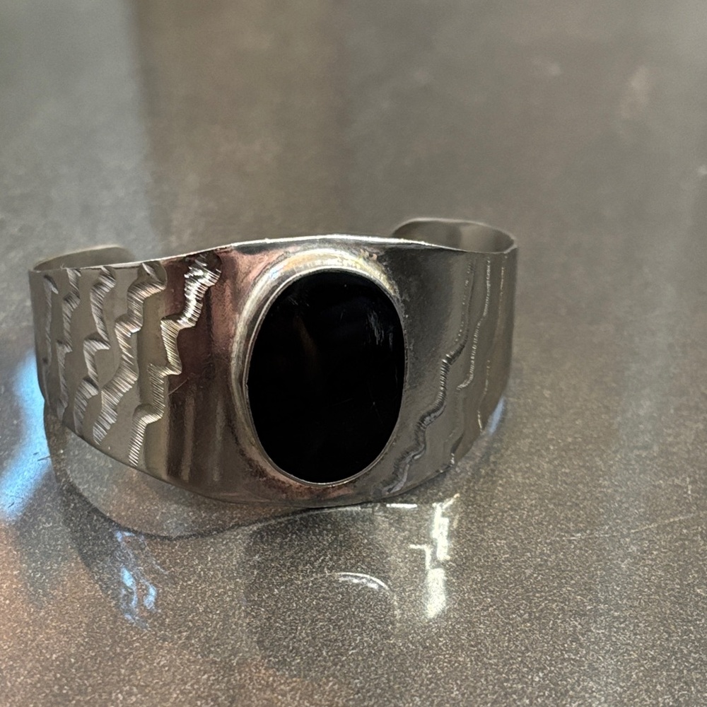 Sterling Silver vintage Cuff Bracelet with Black Onyx Accent